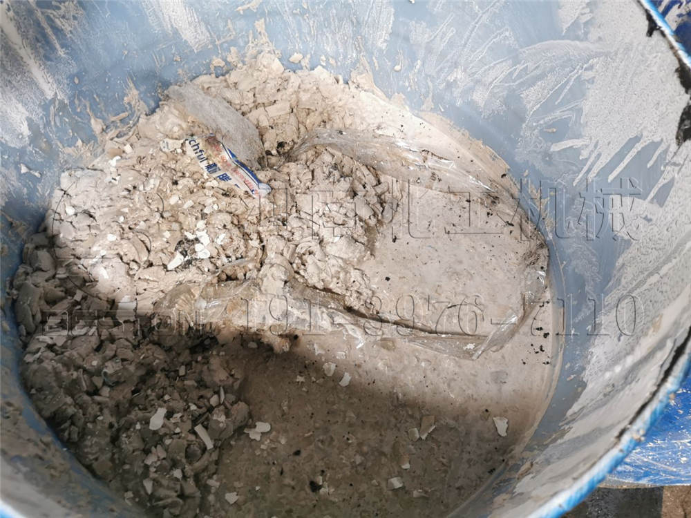 <a href=http://m.qmjgw.com/solution/lianyou/weifei/31.html target=_blank class=infotextkey>油泥處理設備</a>